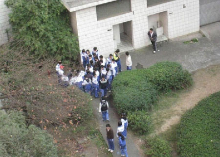 某中学女厕所惊现死婴书初中生荐图片
